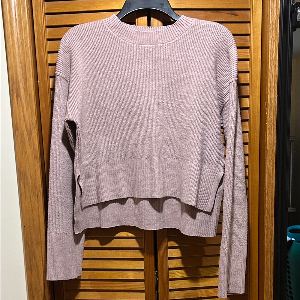 Pink Rose Cropped Sweater Size Medium Lavender